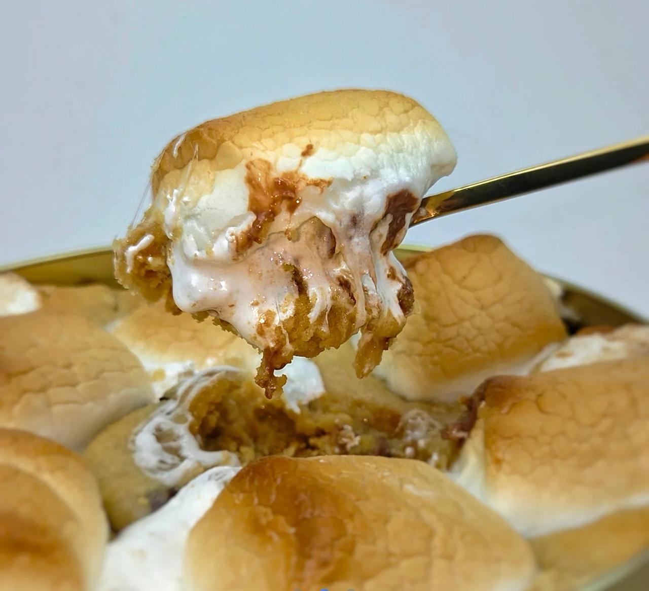 Marshmallow with Milk Chocolate Scoop Cookies